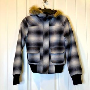 Like New!  Warm Plaid Hoodie Jacket w/faux Fur